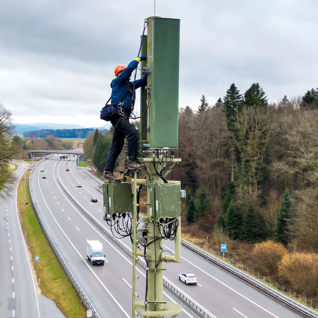 Lavoro di Reti di Telecomunicazione realizzato da AC2 Solutions